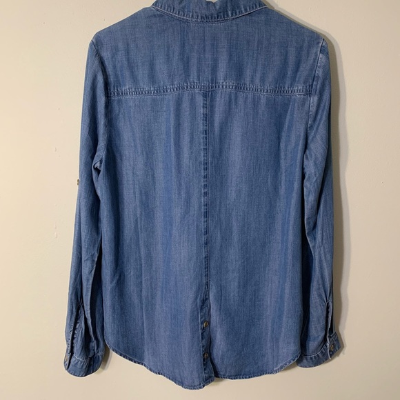 Women’s Denim Button Down Long Sleeve Shirt - Medium - Picture 6 of 9
